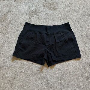 Athleta Trekkie north short, sz 16